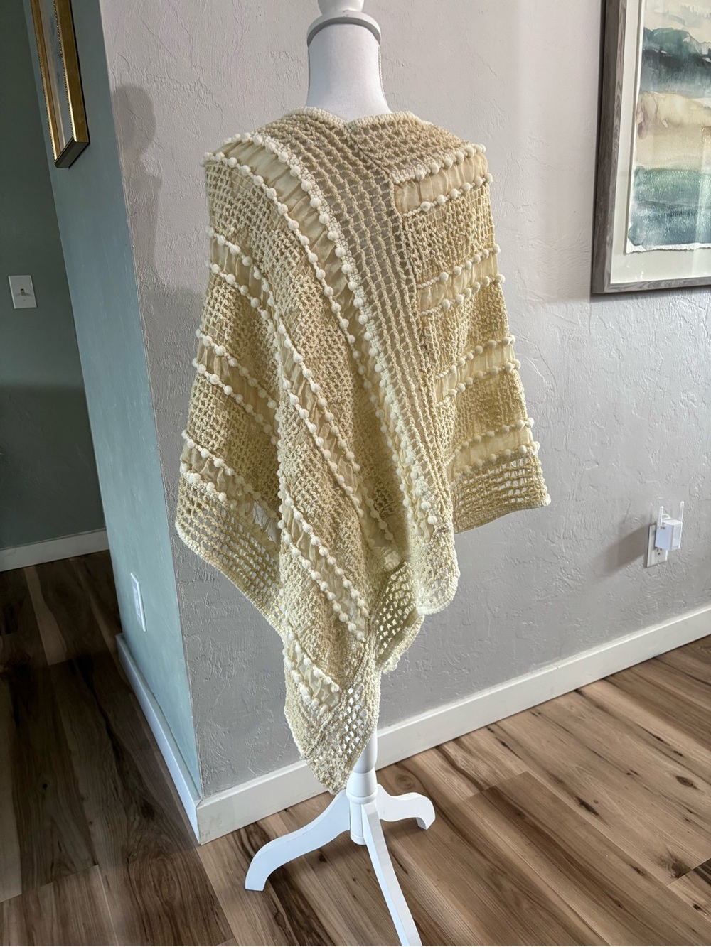 Ivort Crochet Poncho Cape - Soft Textured Layer NWT OS